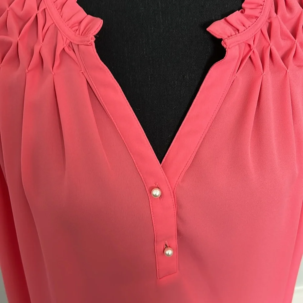 Woman’s Karl Lagerfeld v-neck button-up top. Size large. Excellent condition! - Picture 2 of 7